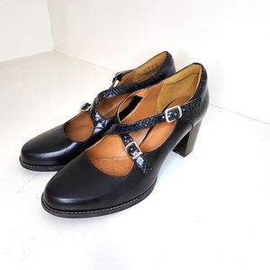 Clarks block heel Cross strap MaryJane Style shoes
